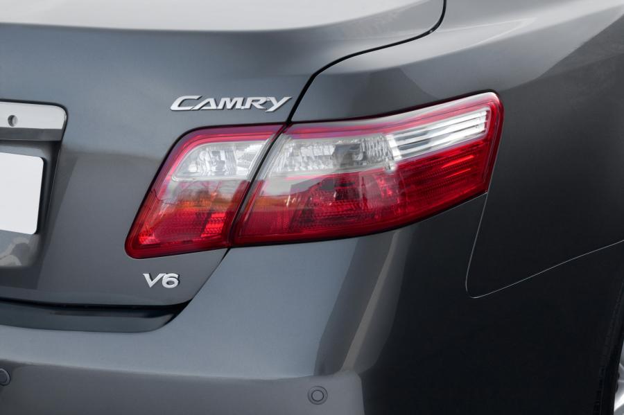  Toyota Camry 2010 года  (фото 30 из 52)